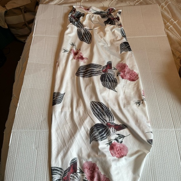 Strapless tropical tummy hiding midi dress size medium - Picture 3 of 4